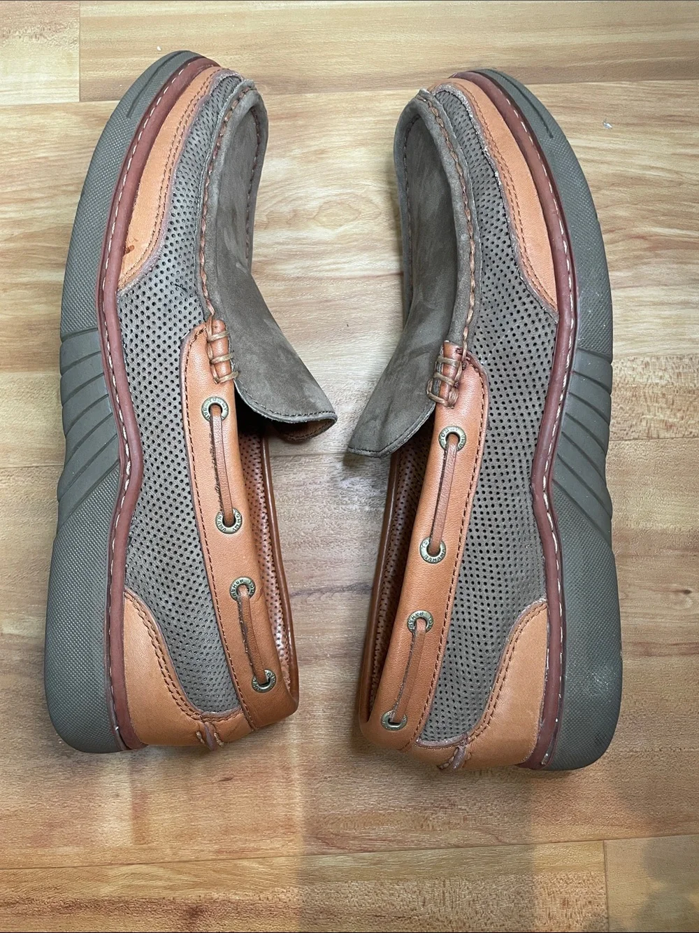Tommy Bahama Slip-on Boat Shoes (9)